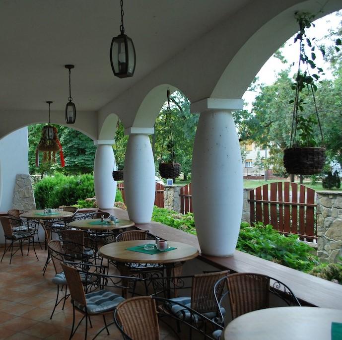 vegan-restaurant-14b